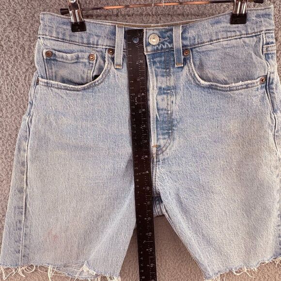 Levi’s 501 High Rise Cutoff Jean Shorts | W27 | Light Wash | Raw Hem Vintage Rew - Picture 7 of 15